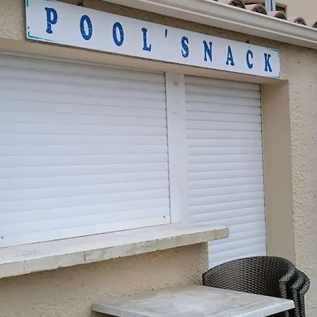Renove Dans De Avec Grande Piscine Chauffee, Parking Et Terrasse * Agde