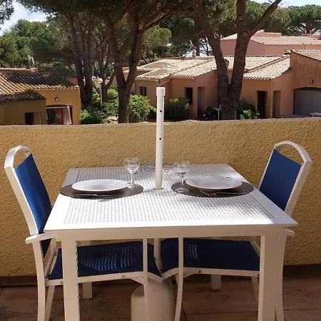 Renove Dans De Avec Grande Piscine Chauffee, Parking Et Terrasse 阿格德