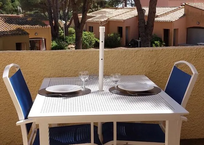Rénové Dans Résidence De Avec Grande Piscine Chauffée, Parking Et Terrasse Agde